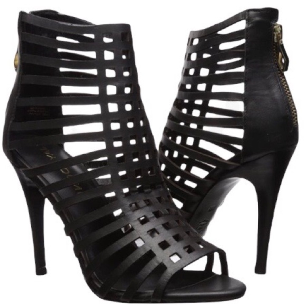 Jay Adoni New York Women’s Black Lavender Heeled Sandal